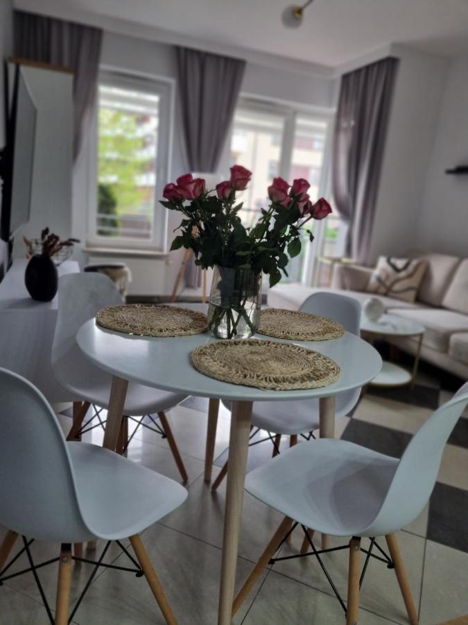 Apartament Bajkowe Apartman Kołobrzeg Kültér fotó